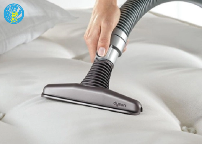 Xử lý vết bẩn trên ghế sofa (3) Xử lý vết bẩn trên ghế sofa (3)