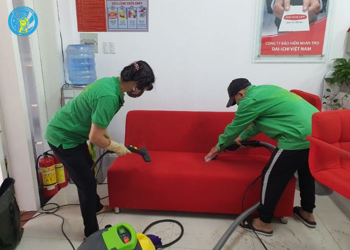 Giặt ghế sofa kết hợp giặt nệm (2)